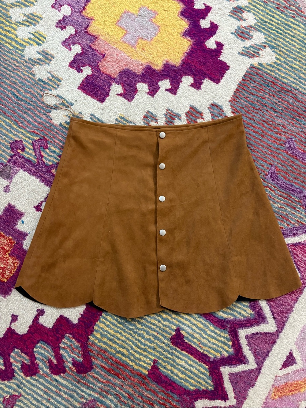 Angie Chestnut Faux Suede Scalloped Button-Front Mini Skirt women’s Large